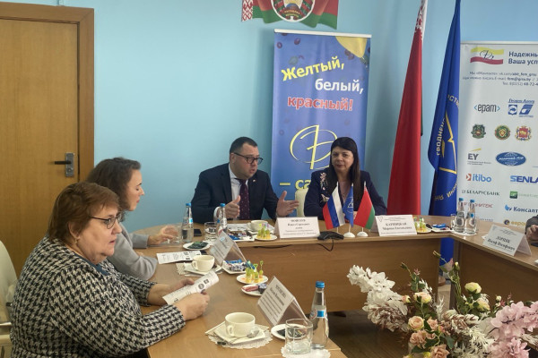 photo_5309745618983455065_y