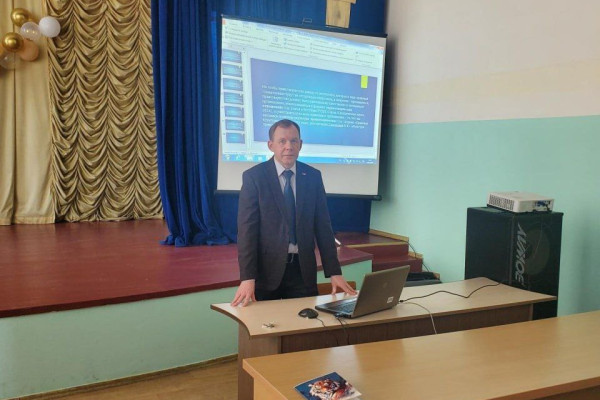 photo_5309873596123967083_y