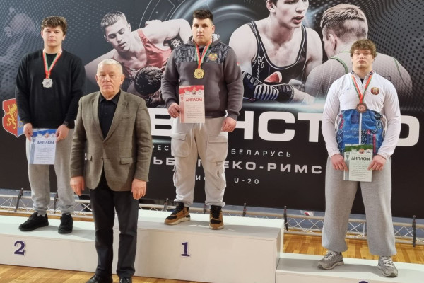 photo_5312324983067898152_y