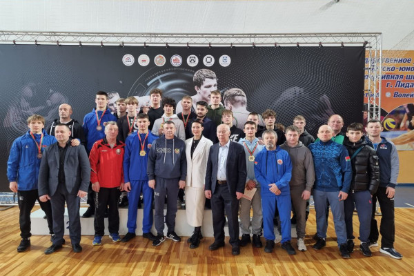 photo_5312324983067898153_y