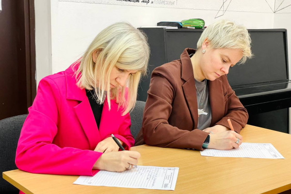 photo_5314383238770321159_y