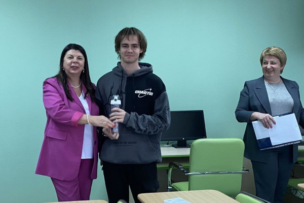 photo_5409329439378107409_y