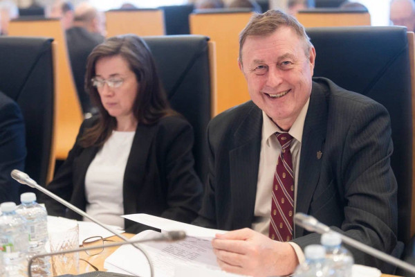 photo_5415633003964658196_y