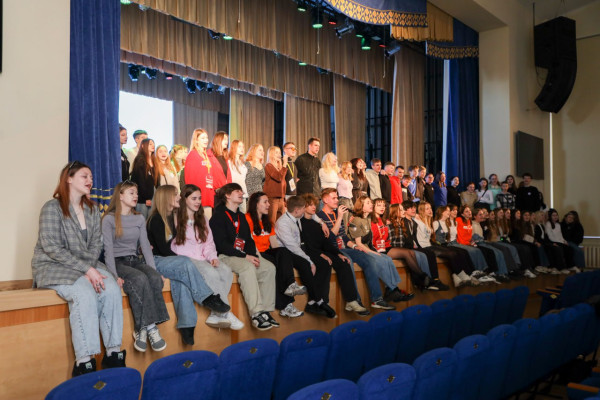 photo_5440480575182994773_y