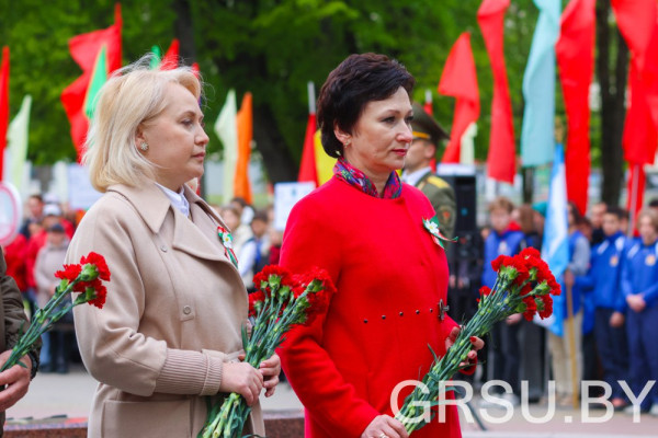 photo_5253836290229661321_y