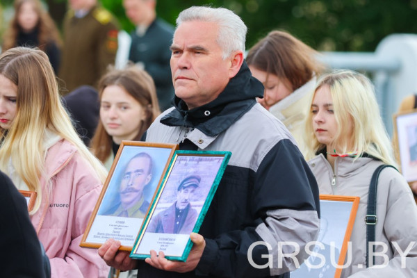 photo_5253836290229661329_y