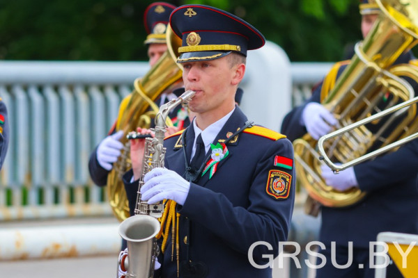 photo_5253836290229661334_y