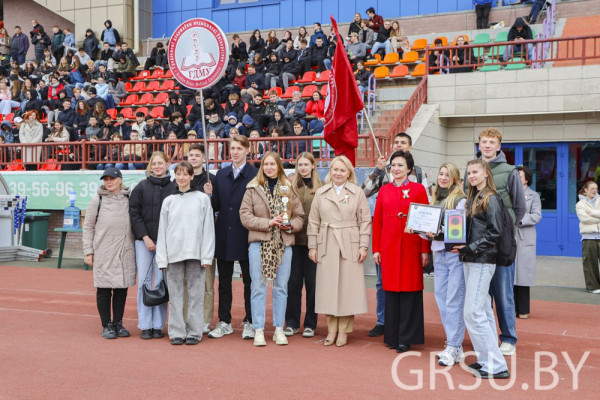 photo_5253836290229661351_y