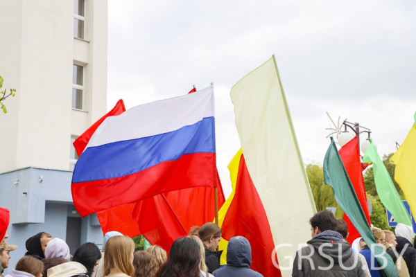 photo_5253836290229661372_y