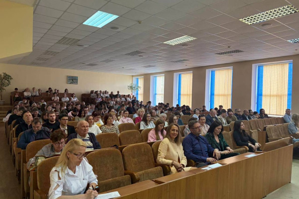 photo_5372807708962583704_y