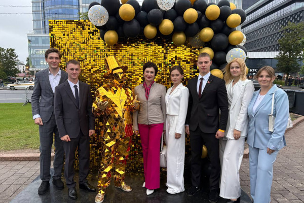 photo_5382104754085293118_y