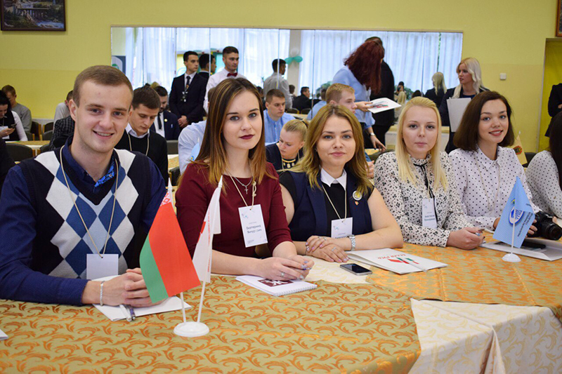 Гродненский университет факультеты. ГРГУ им я Купалы Гродно. Костюкович ГРГУ. Аудитория в университете ГРГУ Гродно. ГРГУ Факультет биологии и экологии.