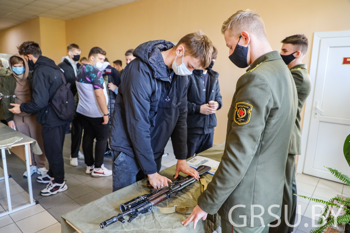 На военном факультете ГрГУ имени Янки Купалы прошел День открытых дверей (ДОБАВЛЕНО ВИДЕО)