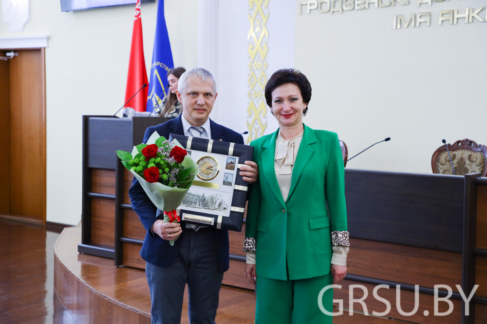 На Савеце ўніверсітэта ўшаноўвалі купалаўцаў