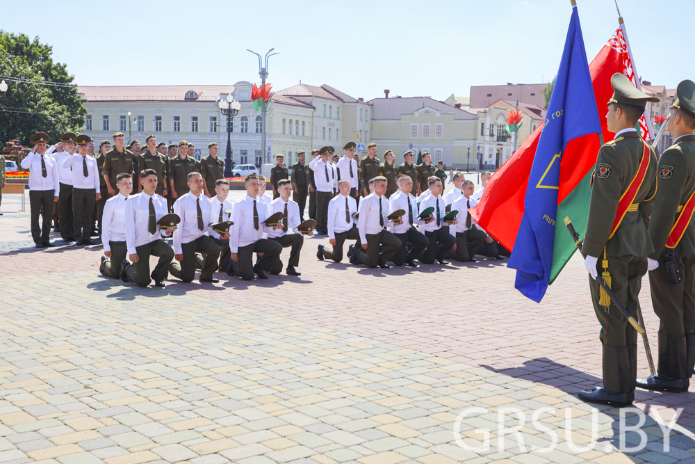 В Купаловском университете состоялся торжественный выпуск офицеров