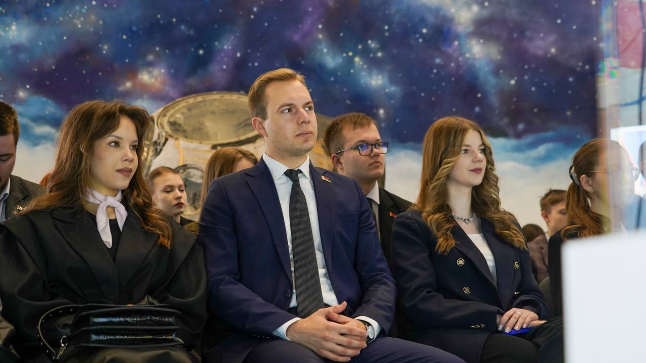 Председатель Студенческого совета ГрГУ имени Янки Купалы Карина Мистюк стала участницей диалоговой площадки в рамках проекта «Неслучайные встречи»
