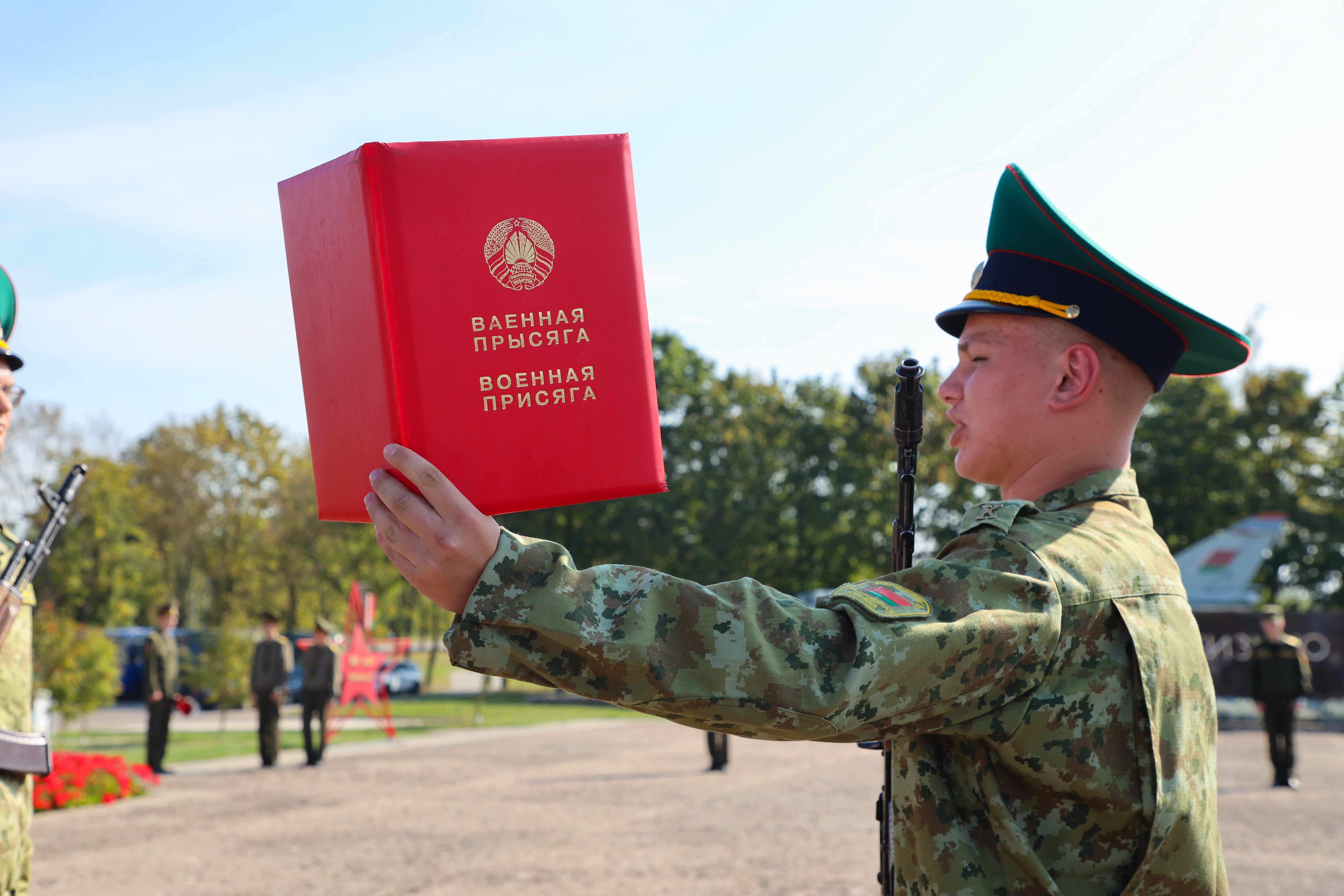 Торжественная клятва на Кургане Славы: первокурсники военного факультета ГрГУ имени Янки Купалы вступают в ряды защитников